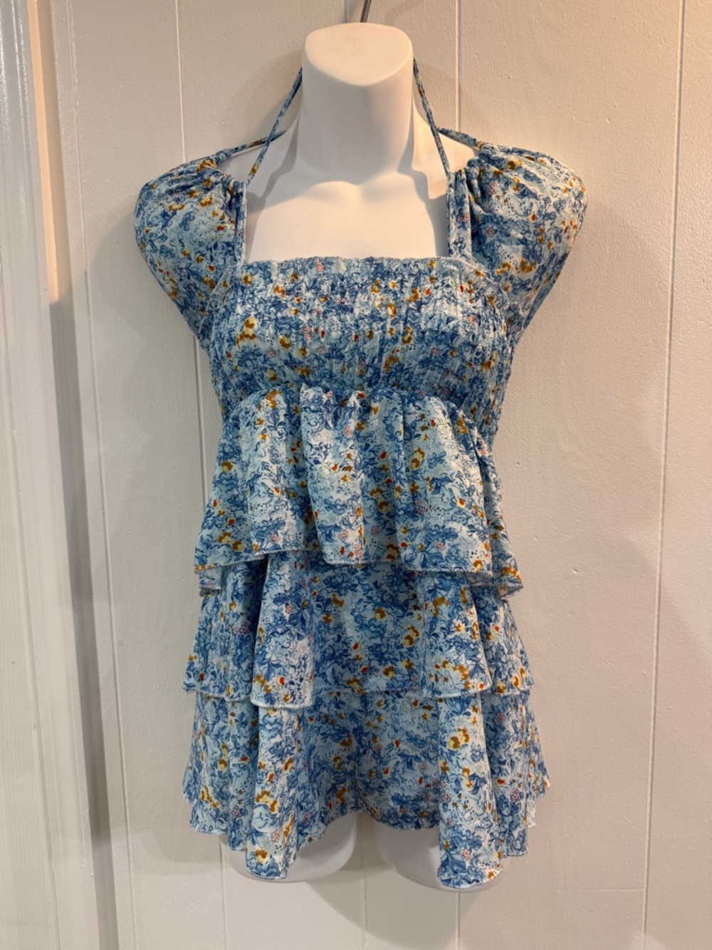 Floral mini ruffled hem fitted top S NWT Italy